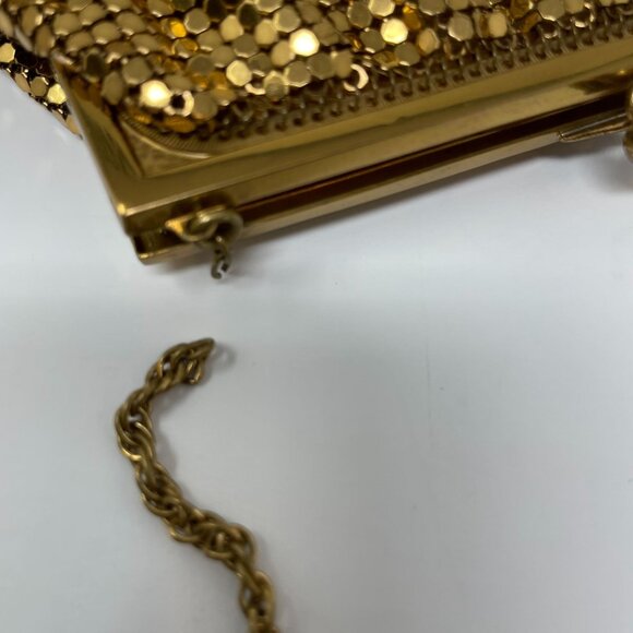 Vintage Whiting & Davis Gold Mesh Evening Bag Clutch PurseChain Strap Kiss Lock - Picture 5 of 7